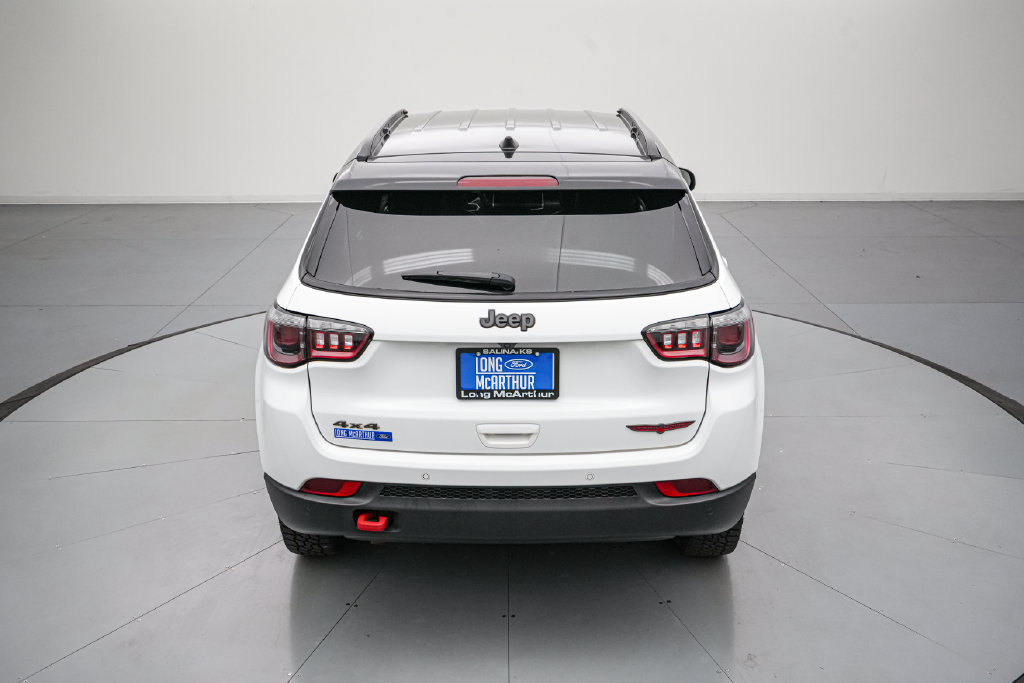 Used 2025 Jeep Compass Trailhawk AWD/4WD image 5