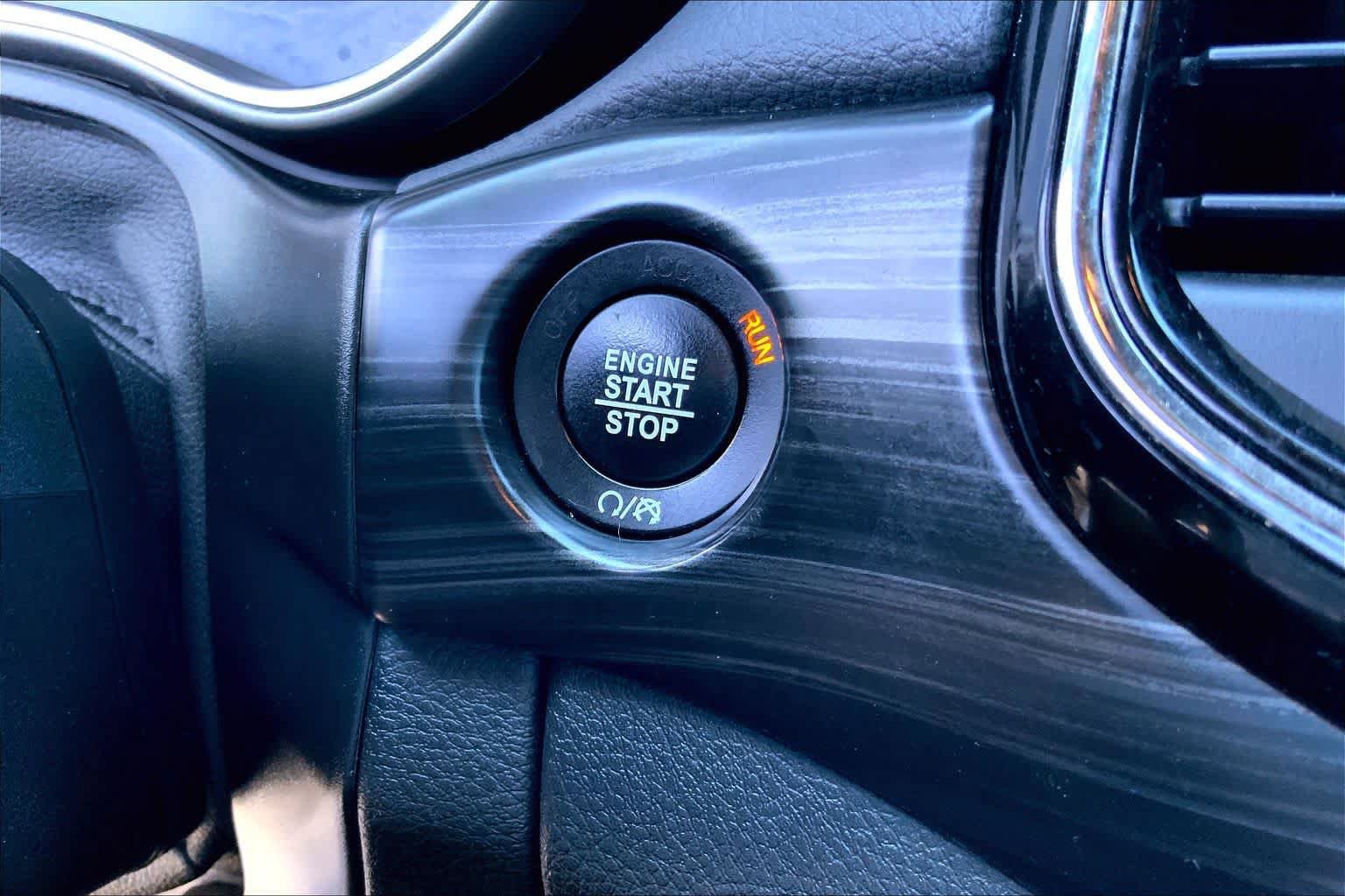 Used 2019 Jeep Grand Cherokee Altitude RWD image 31