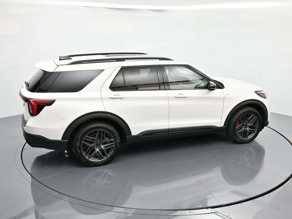 Certified 2025 Ford Explorer ST-Line w/ Premium Package image 14