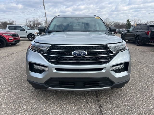 Certified 2023 Ford Explorer XLT w/ Equipment Group 202A image 7