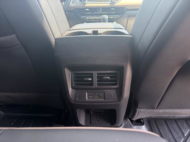Used 2024 GMC Canyon Denali AWD/4WD image 24