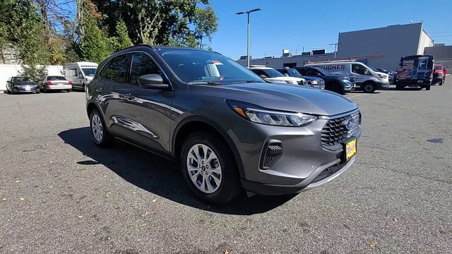 Certified 2024 Ford Escape Active w/ Tech Pack #1 AWD/4WD image 2