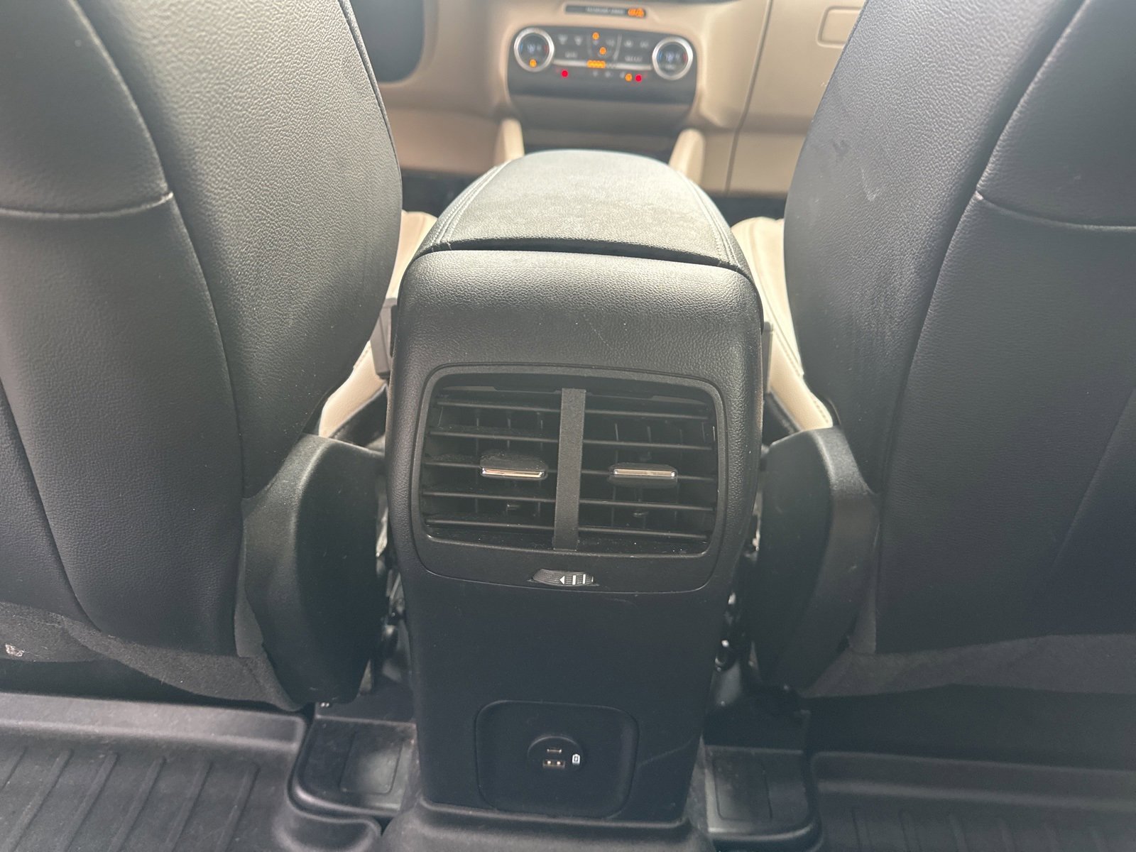 Certified 2020 Ford Escape Titanium image 28