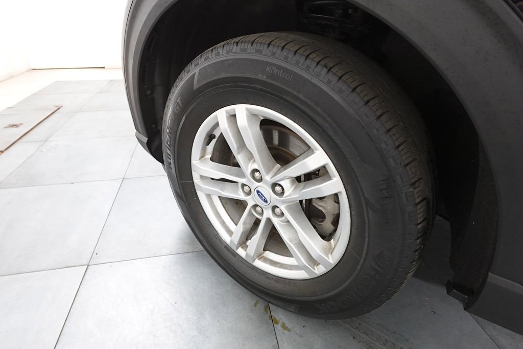 Certified 2023 Ford Explorer XLT w/ Equipment Group 202A image 29