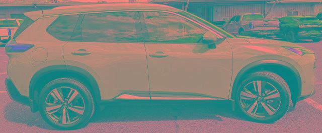 Used 2021 Nissan Rogue Platinum FWD image 2