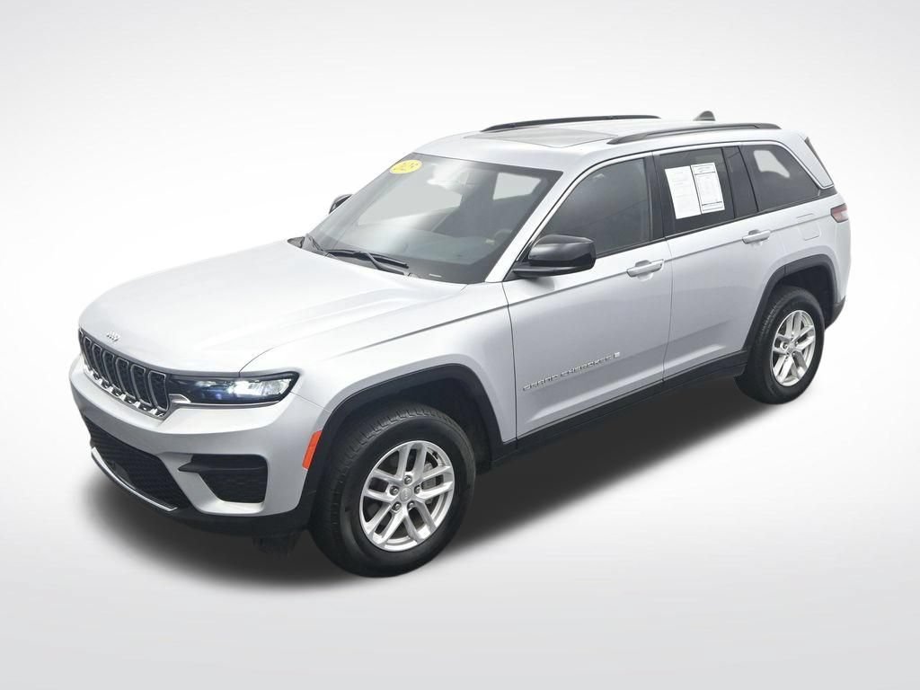 Used 2025 Jeep Grand Cherokee Laredo X AWD/4WD image 30