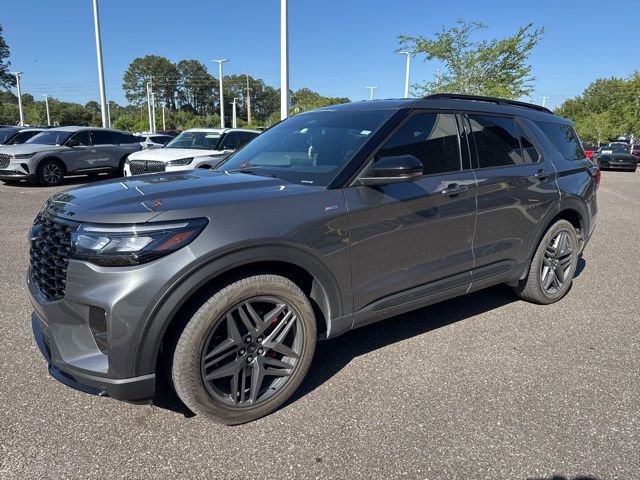 Certified 2026 Ford Explorer ST-Line w/ ST-Line Street Pack RWD image 15
