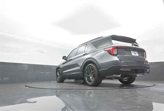 Certified 2025 Ford Explorer ST-Line w/ Premium Package image 31
