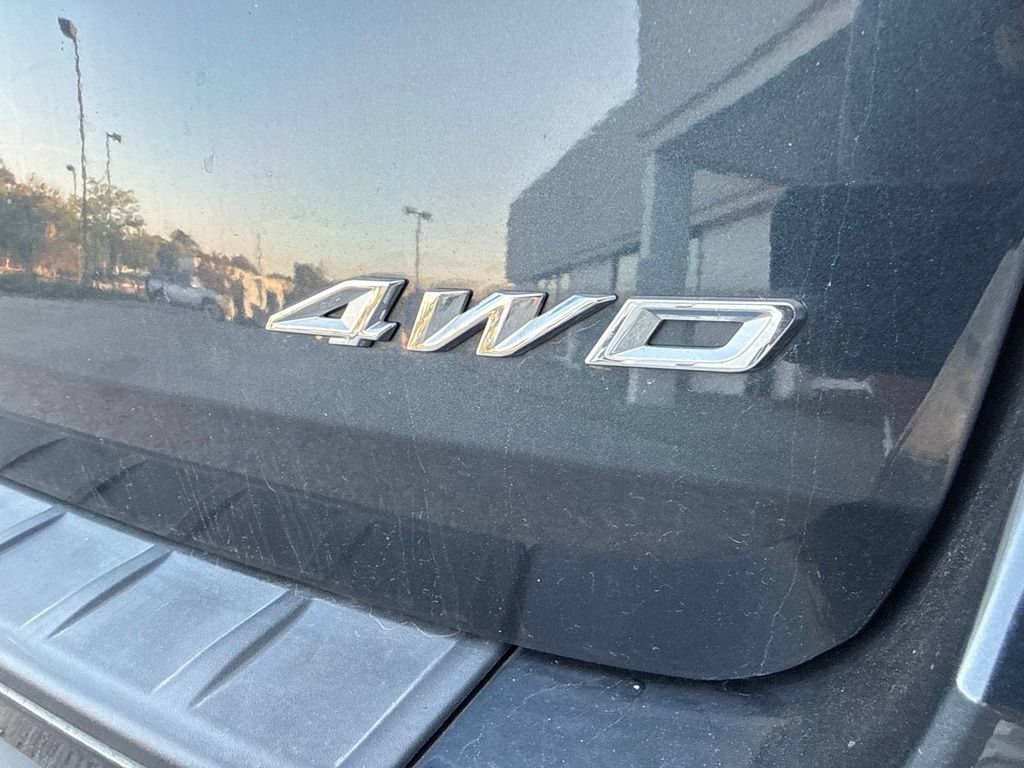 Certified 2024 Ford Explorer XLT w/ Equipment Group 202A AWD/4WD image 5