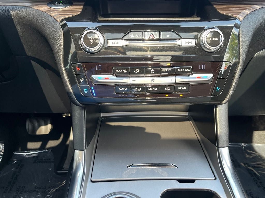 Certified 2021 Ford Explorer Limited w/ Hybrid Equipment Group 310A AWD/4WD image 35