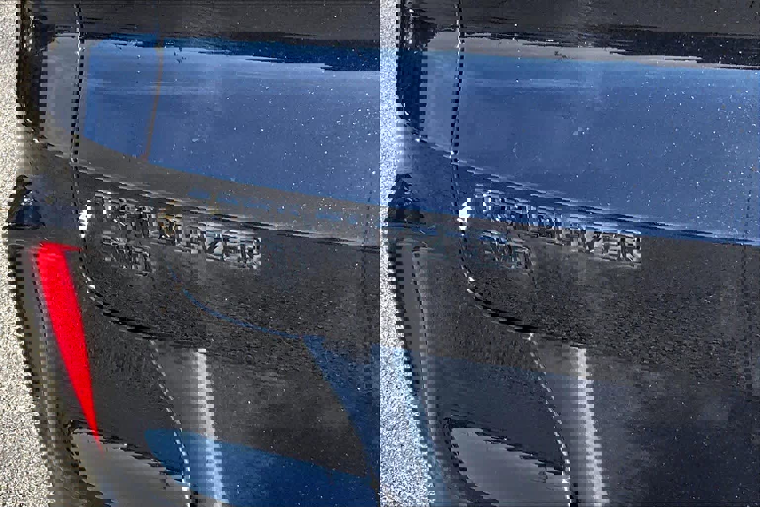 Used 2023 Chevrolet TrailBlazer RS w/ Sun and Liftgate Package image 9