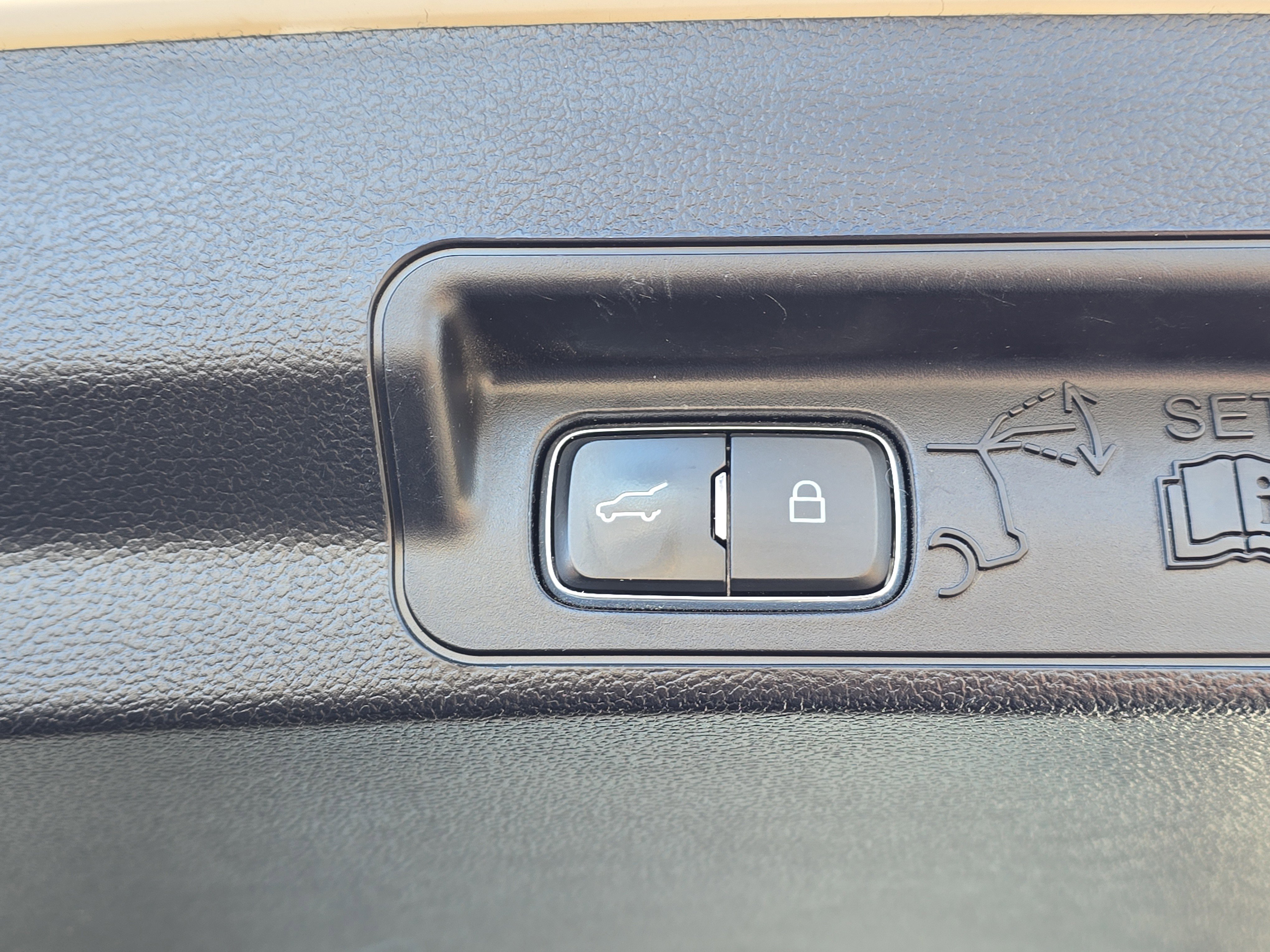 Certified 2021 Ford Explorer Platinum w/ Equipment Group 601A image 9