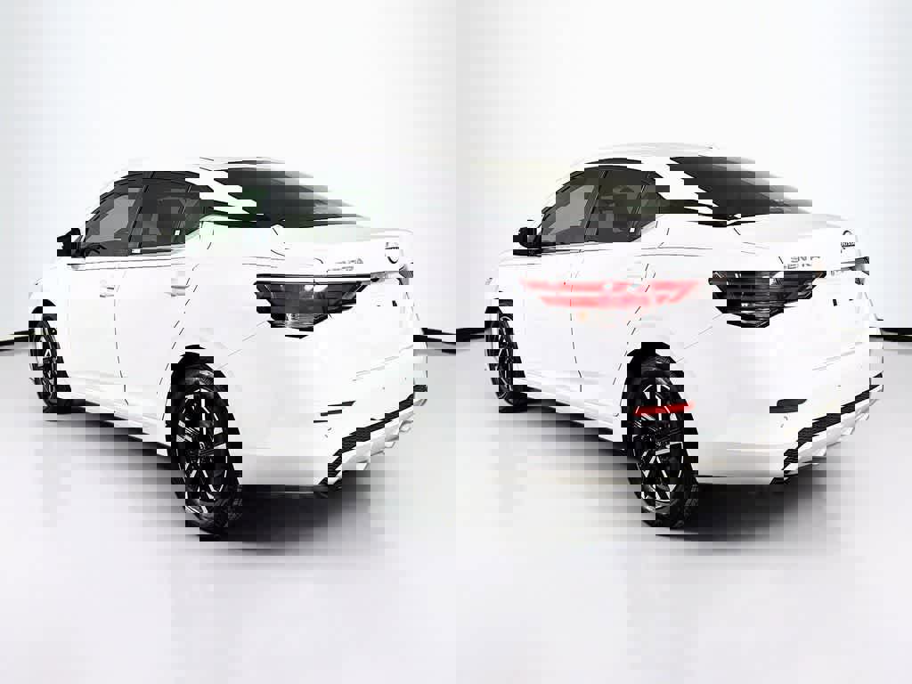 Used 2025 Nissan Sentra SV image 3