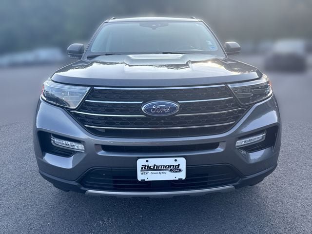 Certified 2021 Ford Explorer XLT w/ Equipment Group 202A AWD/4WD image 3