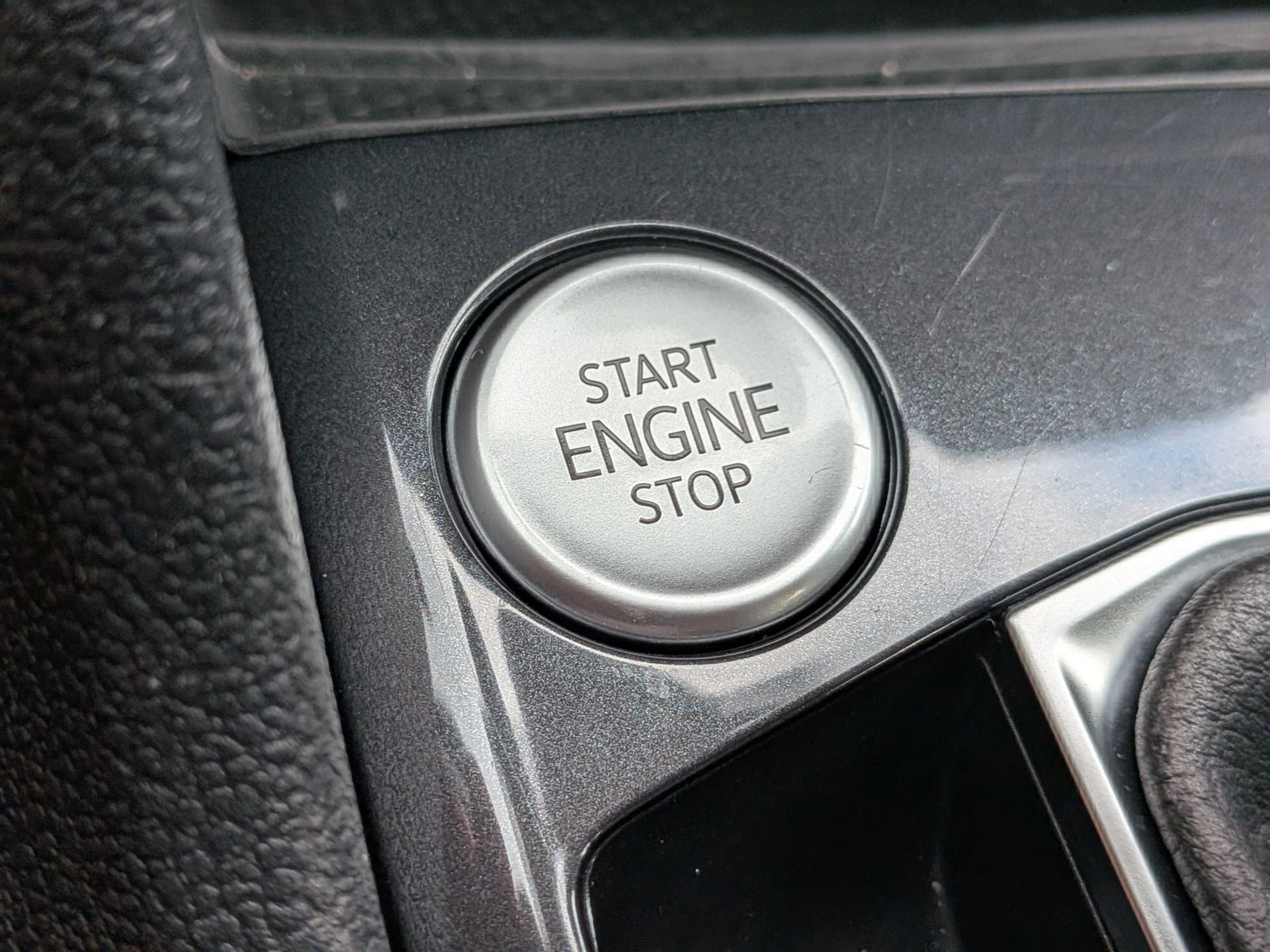 Used 2024 Volkswagen Tiguan SE FWD image 29