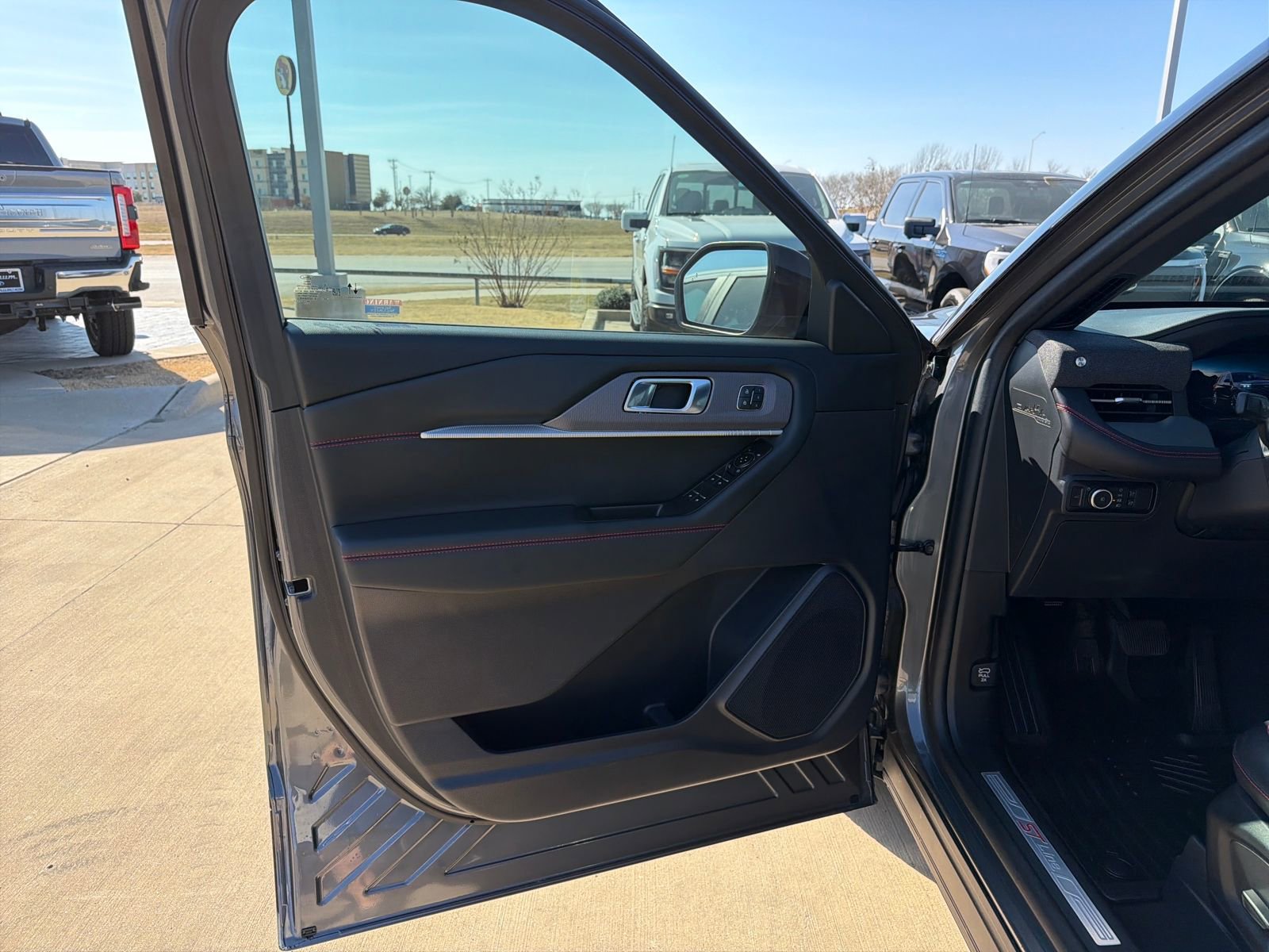 Certified 2025 Ford Explorer ST-Line w/ Premium Package image 10