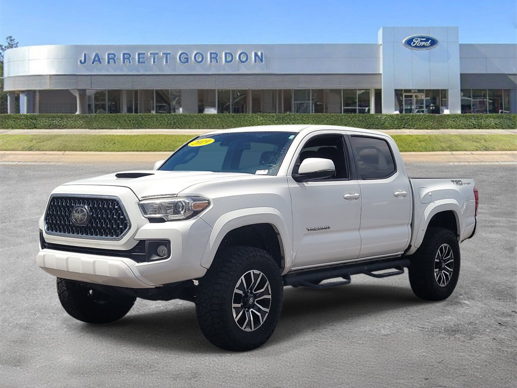 Used 2019 Toyota Tacoma TRD Sport RWD image 2