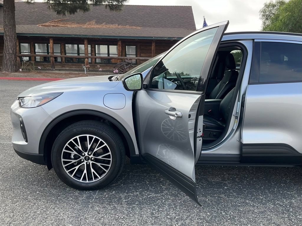 Certified 2024 Ford Escape SE FWD image 37