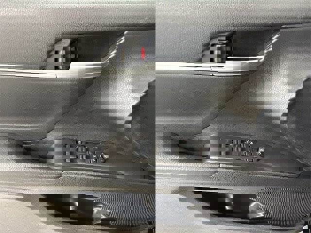 Used 2023 Toyota Camry SE image 5