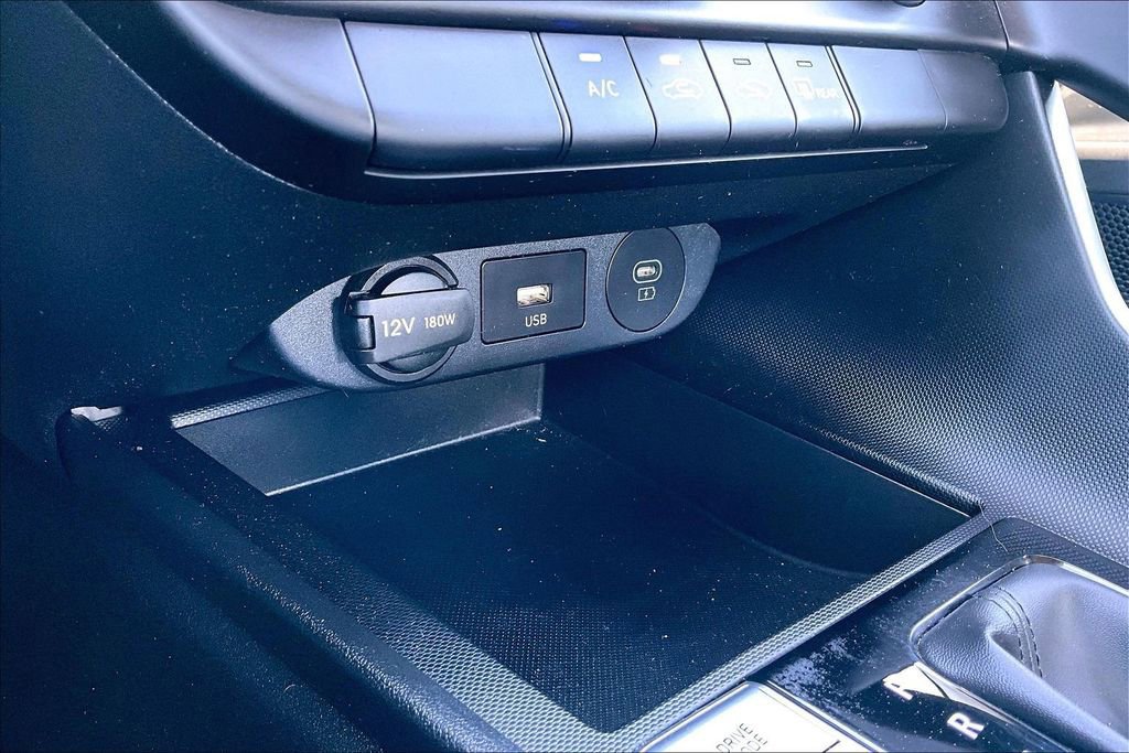 Used 2024 Hyundai Elantra SE image 32