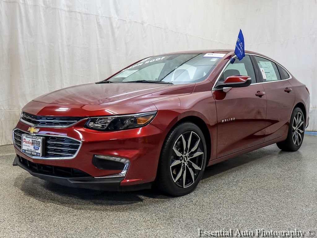 Used 2018 Chevrolet Malibu LT w/ Leather Package FWD image 2