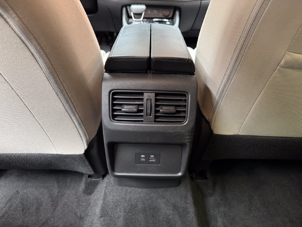 Used 2023 Nissan Rogue SV AWD/4WD image 12