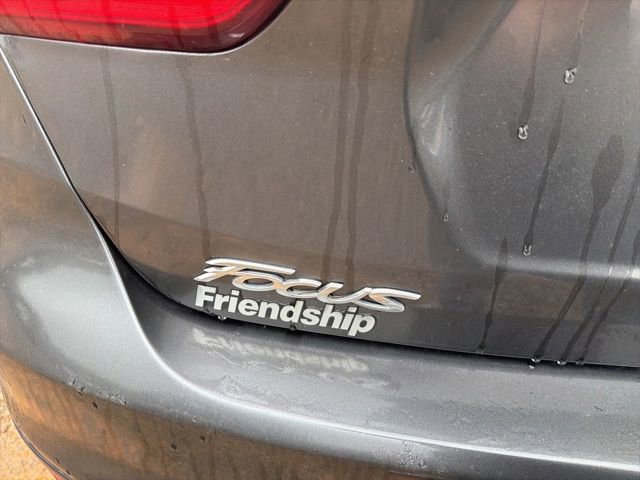 Certified 2018 Ford Focus SE w/ SE Appearance Package image 9