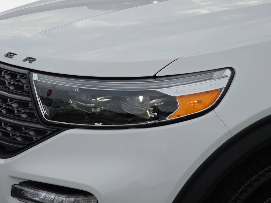 Certified 2023 Ford Explorer XLT w/ Equipment Group 202A AWD/4WD image 28