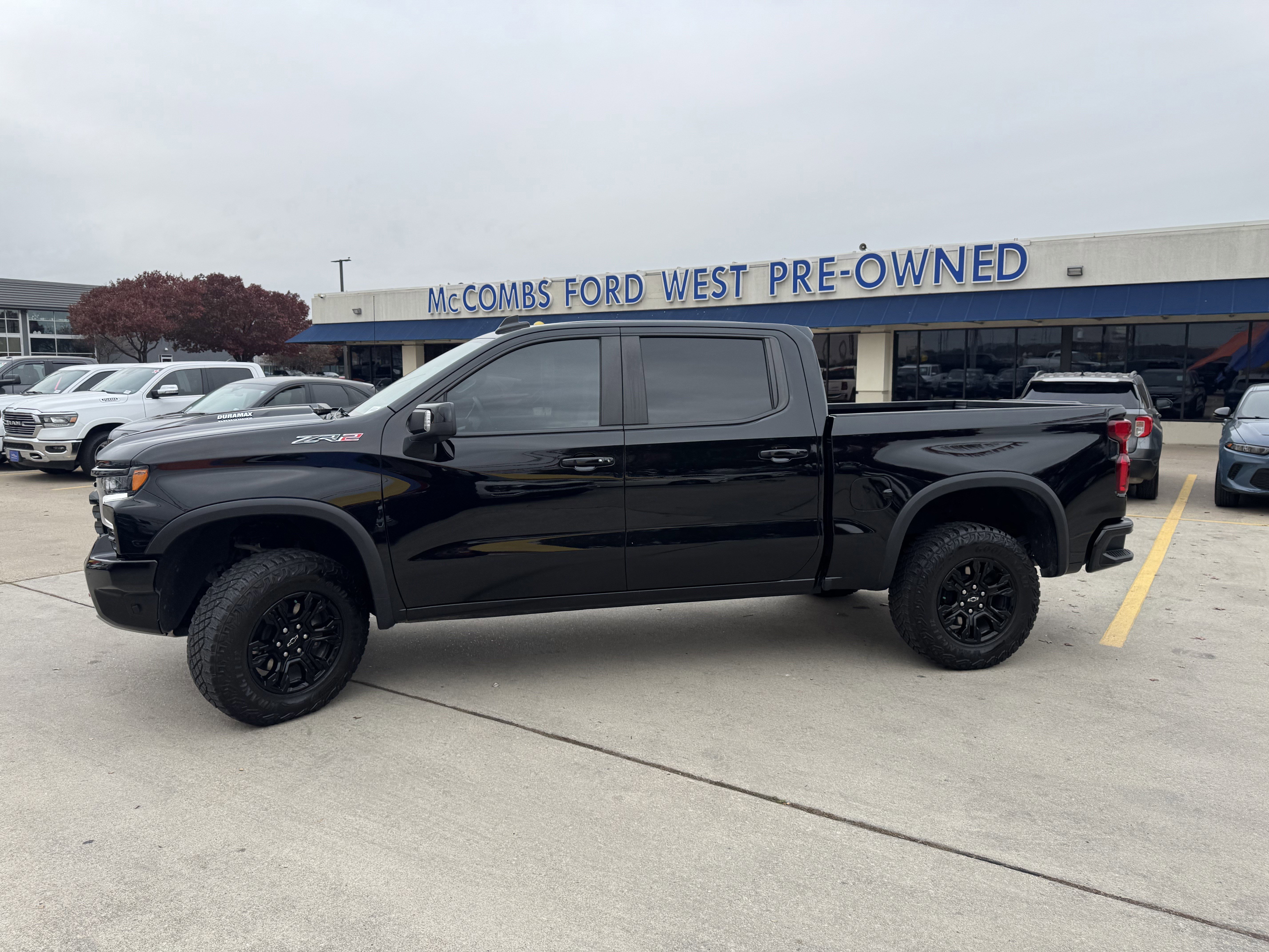 Used 2024 Chevrolet Silverado 1500 ZR2 w/ Technology Package image 7