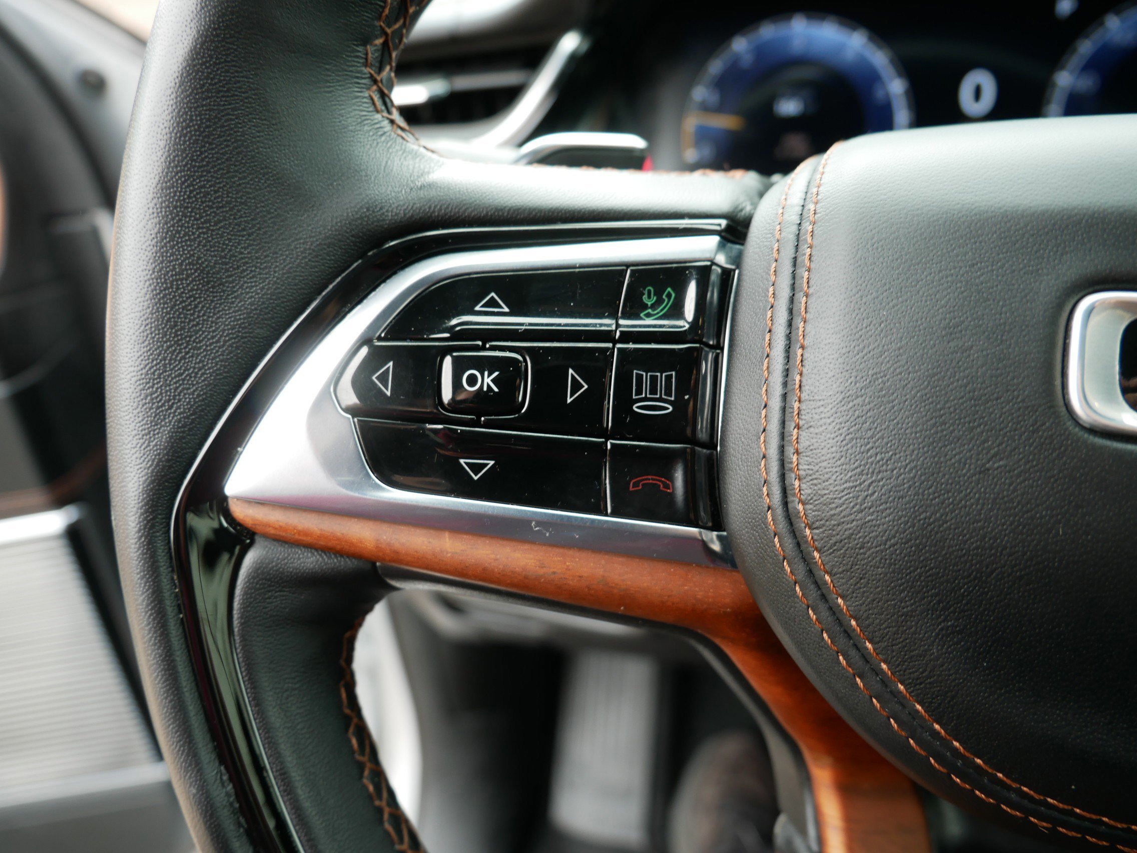 Used 2023 Jeep Grand Cherokee L Summit image 19