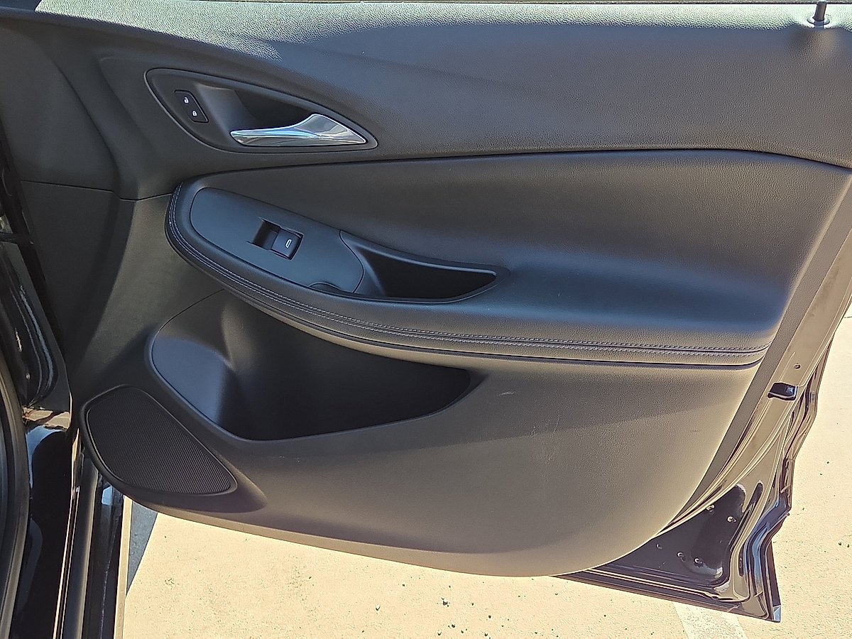 Used 2025 Buick Encore GX Sport Touring w/ Comfort Package FWD image 13
