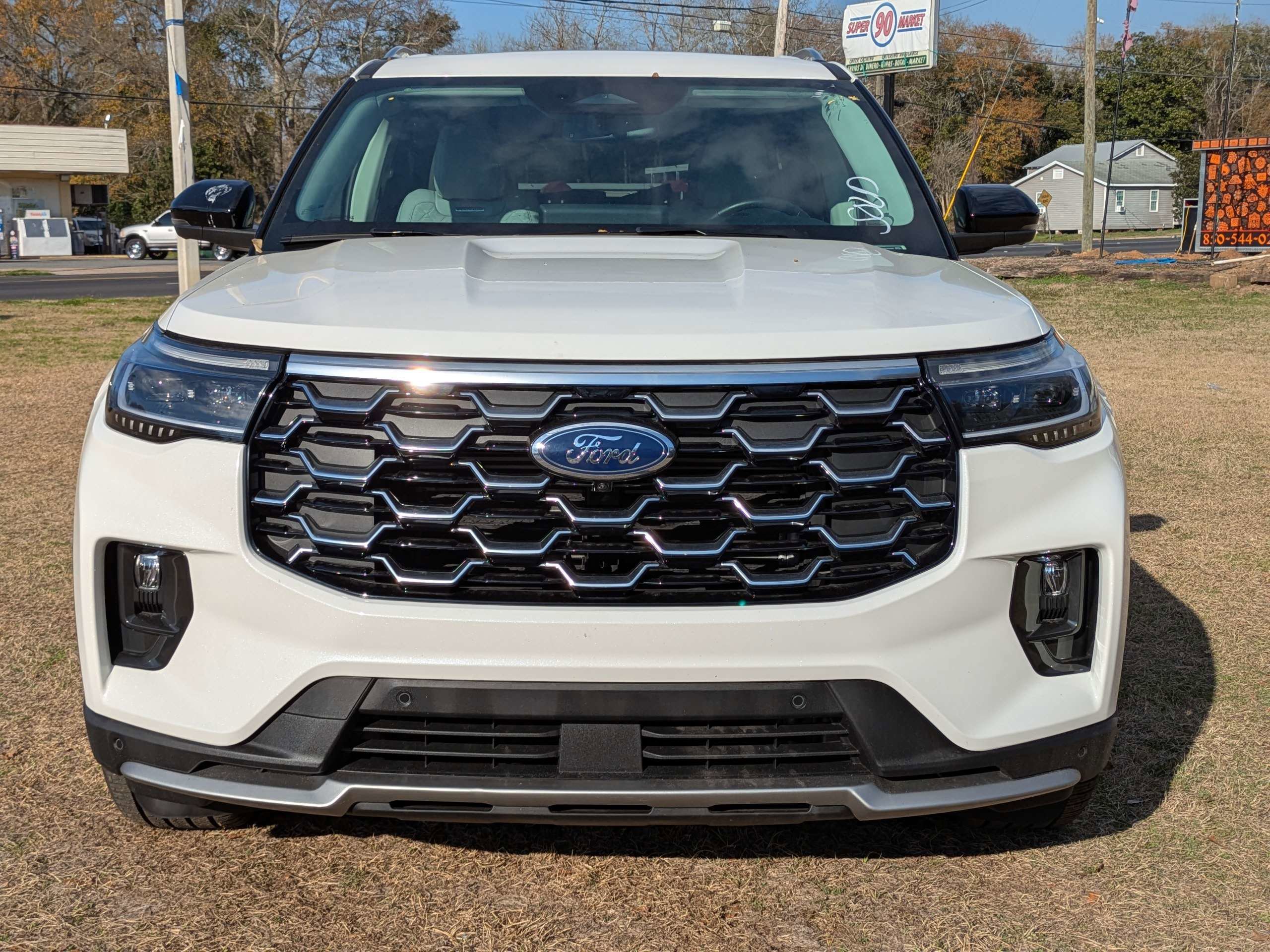 Certified 2025 Ford Explorer Platinum w/ Ultimate Package AWD/4WD image 9
