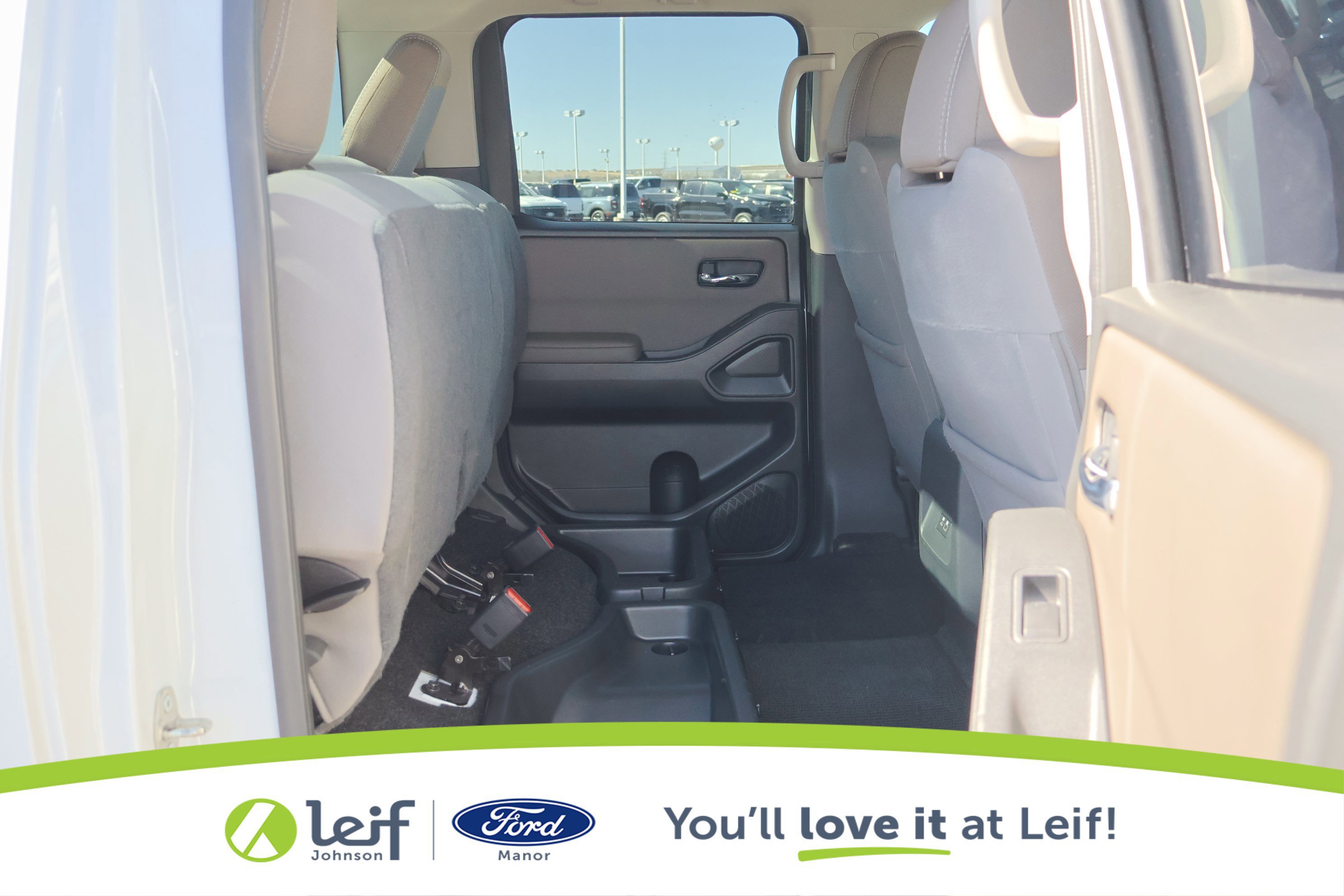 Used 2022 Nissan Frontier SV w/ Technology Package image 34