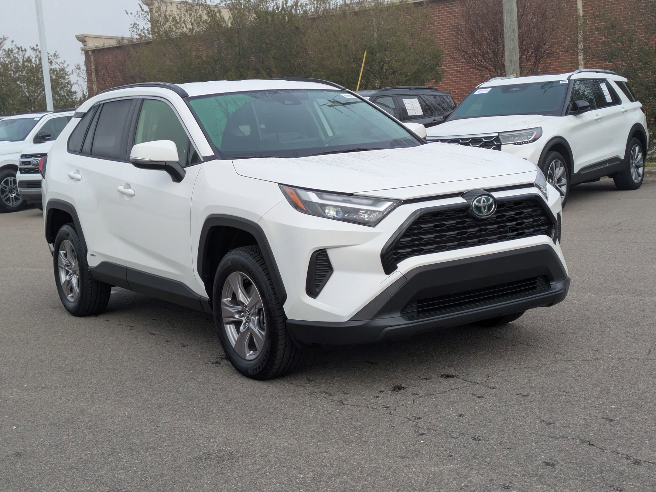 Used 2024 Toyota RAV4 XLE image 8