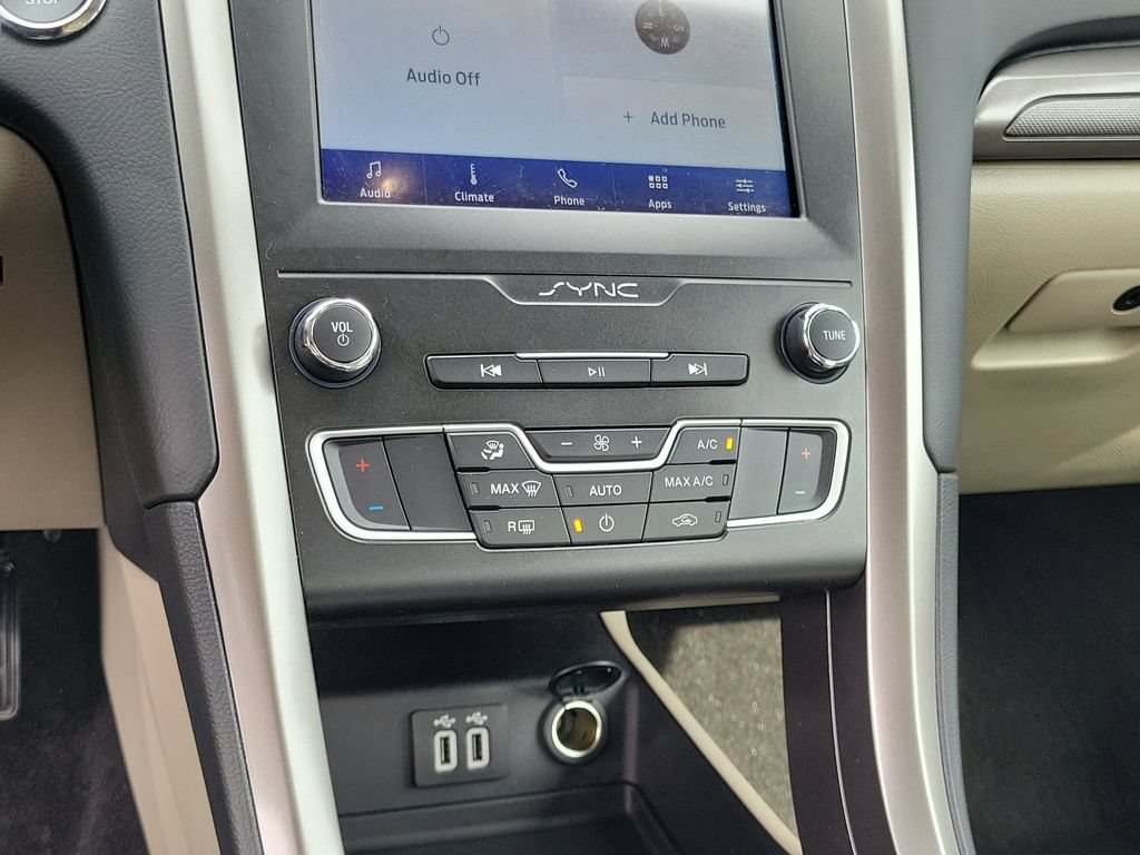 Certified 2020 Ford Fusion SE FWD image 28