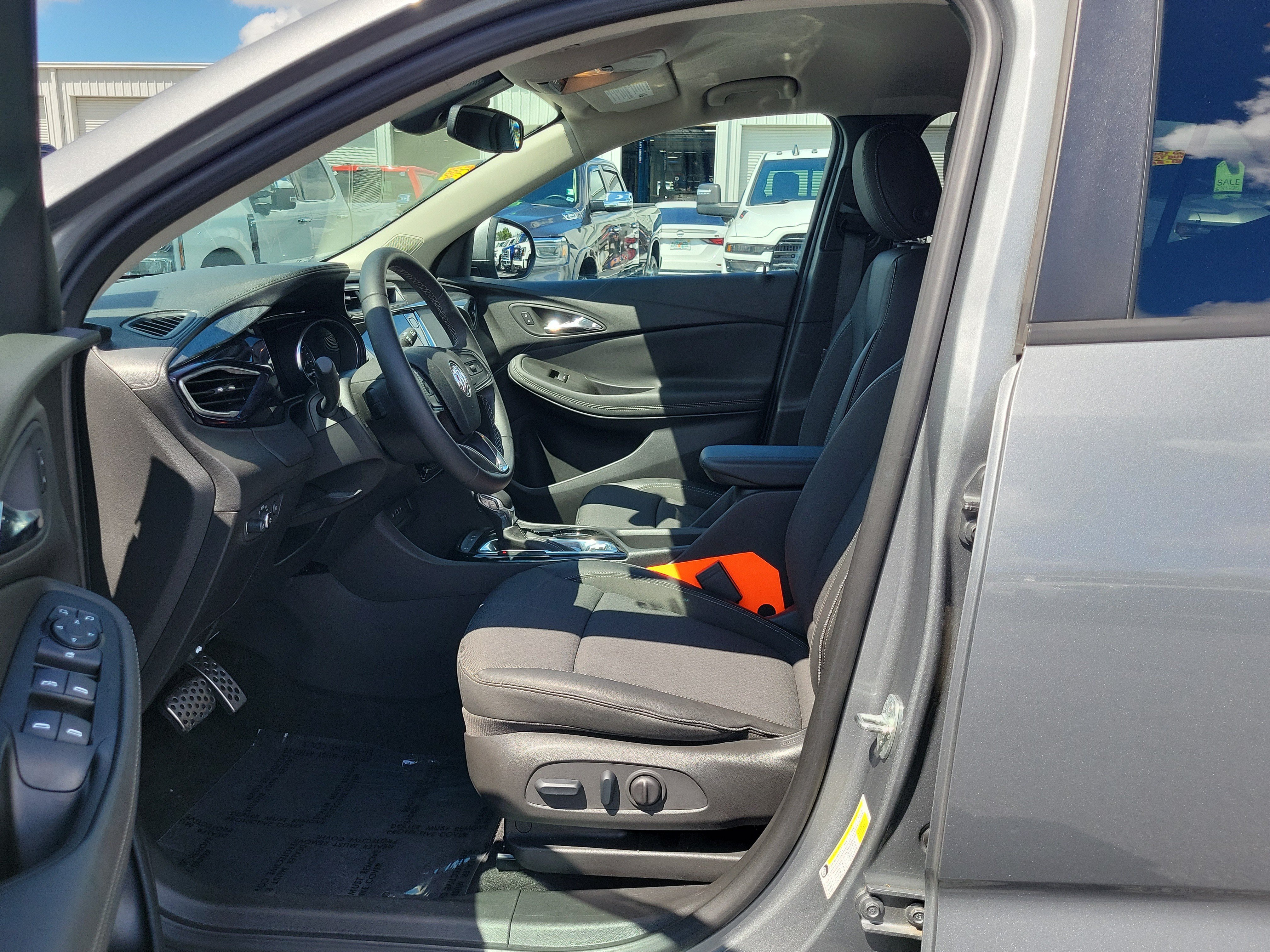Used 2023 Buick Encore GX Select w/ Sport Touring Package FWD image 21