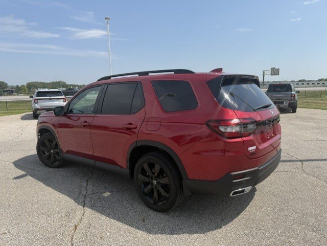 Used 2025 Honda Pilot Black Edition image 7