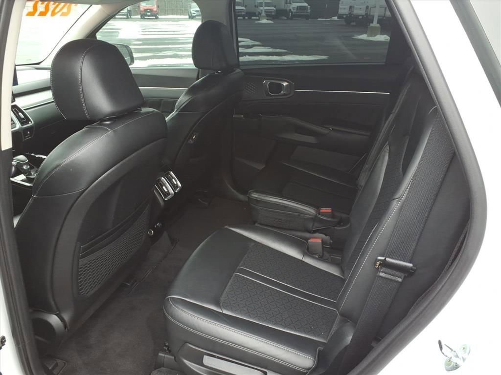Used 2022 Kia Sorento SX image 29