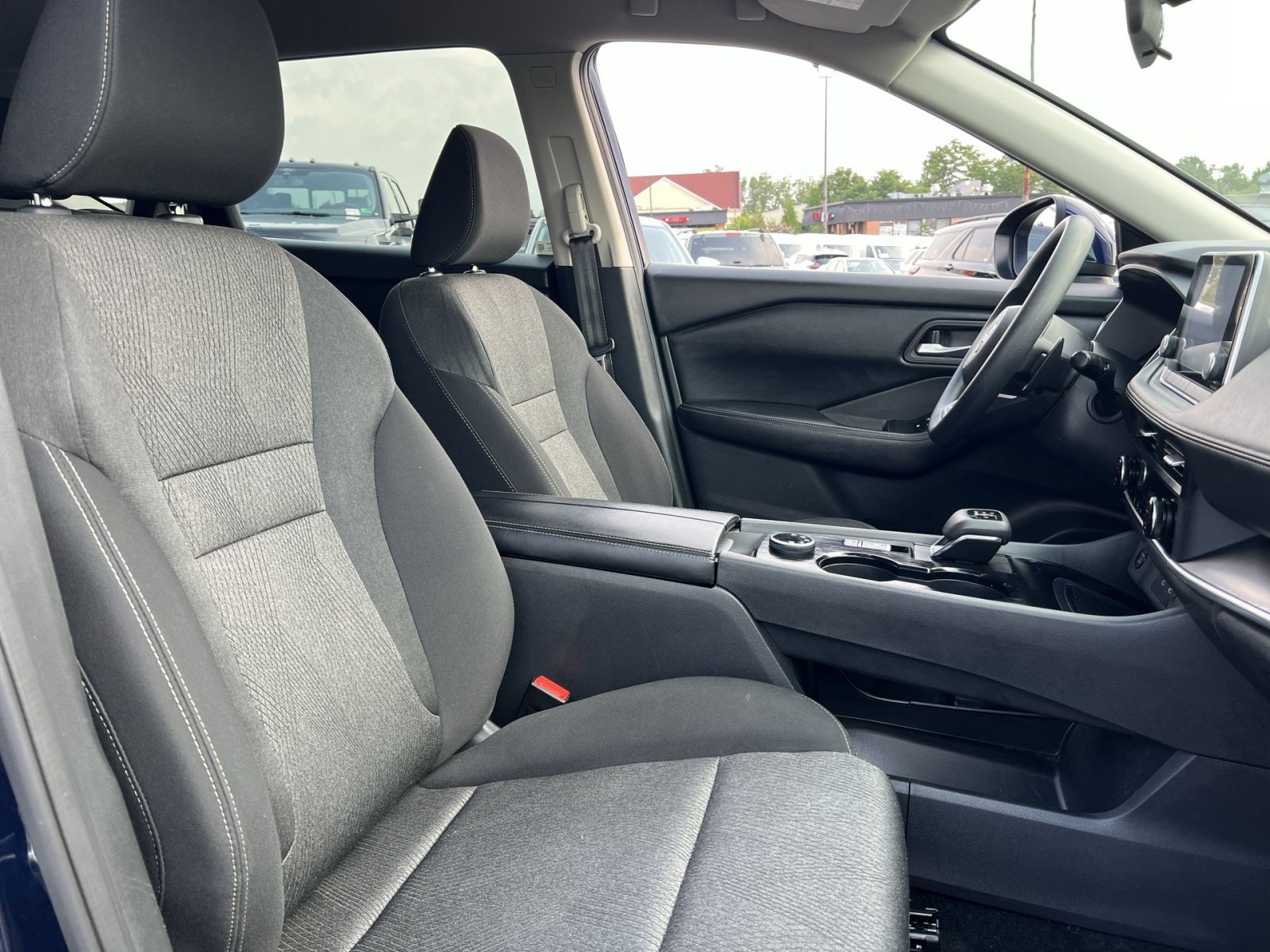 Used 2024 Nissan Rogue SV AWD/4WD image 25
