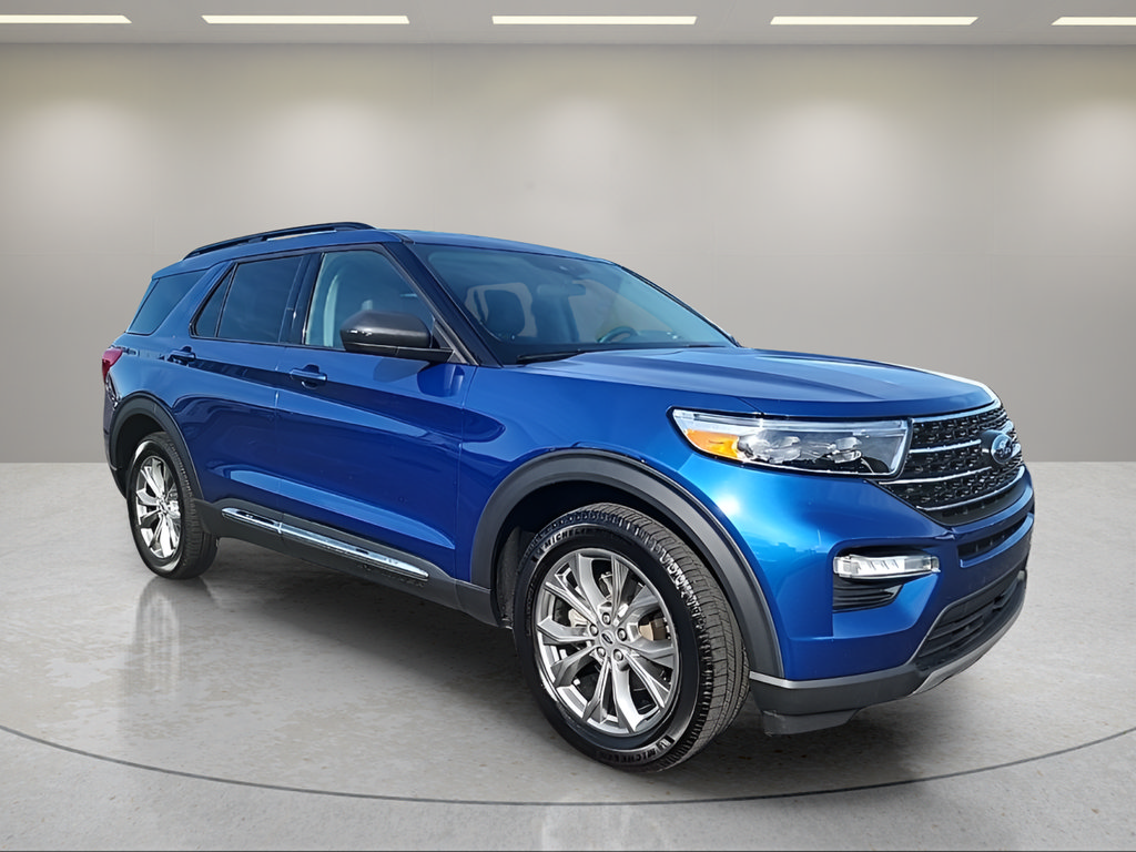 Certified 2023 Ford Explorer XLT w/ Equipment Group 202A AWD/4WD image 1