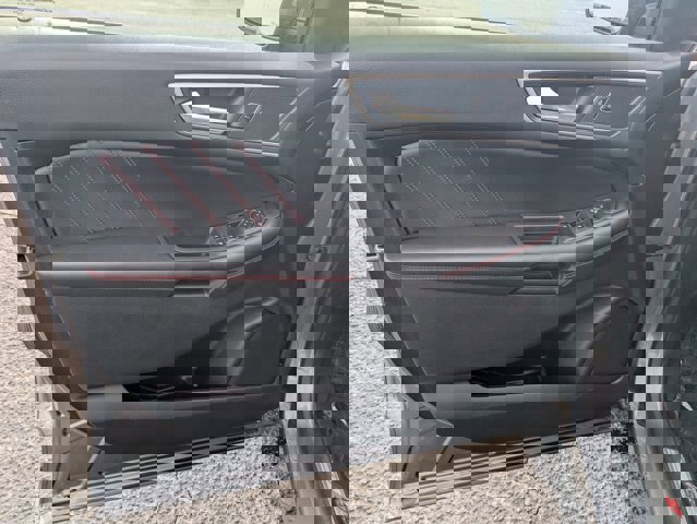 Certified 2022 Ford Edge ST-Line image 12