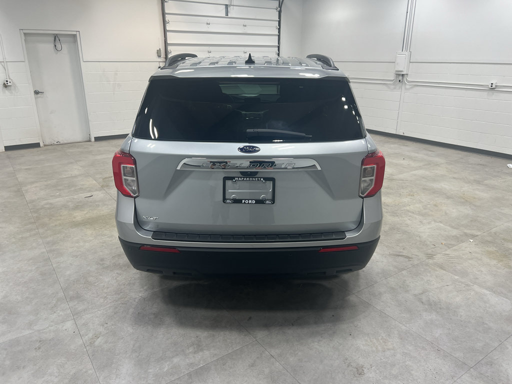 Certified 2024 Ford Explorer XLT RWD image 8