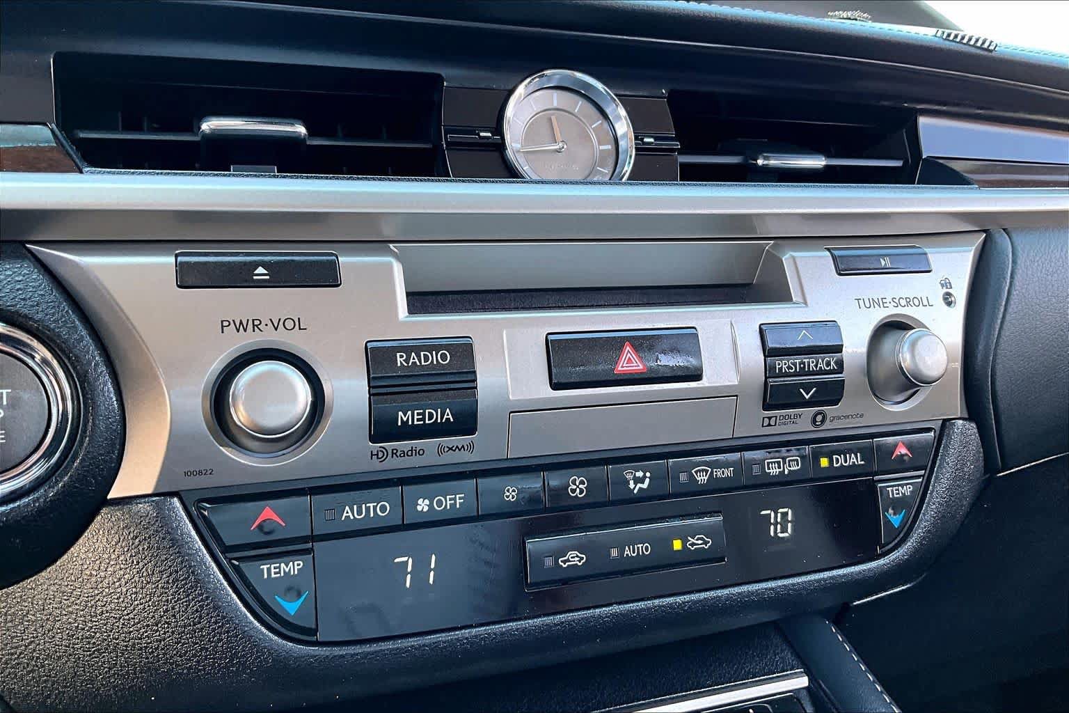 Used 2018 Lexus ES 350 w/ Luxury Package w/Wood Trim FWD image 32