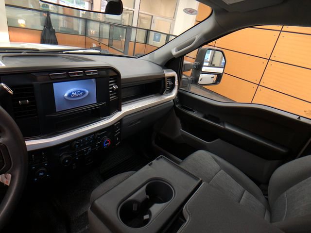 Certified 2023 Ford F350 XL w/ Snow Plow/Camper Package AWD/4WD image 19