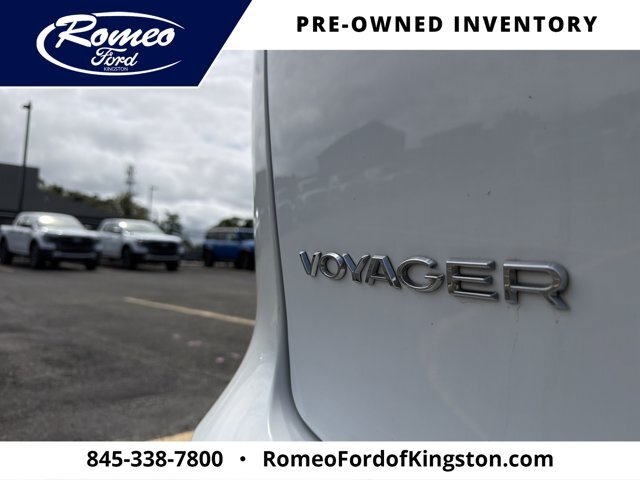 Used 2023 Chrysler Voyager LX FWD image 31