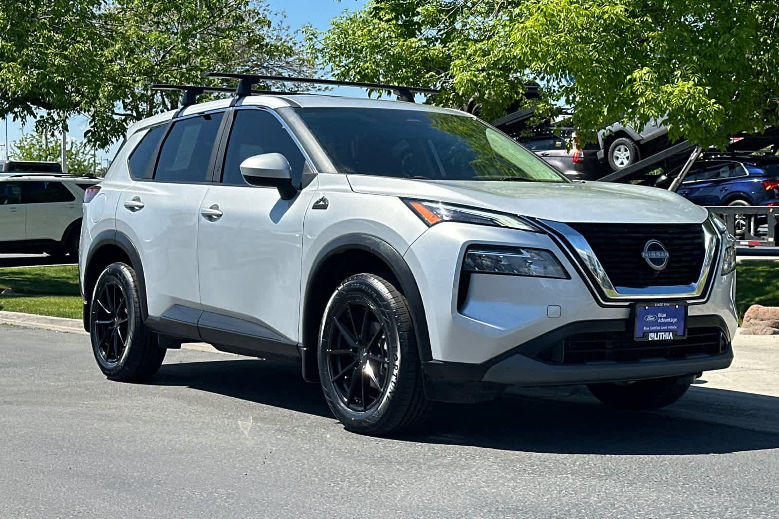 Used 2023 Nissan Rogue SV AWD/4WD image 9