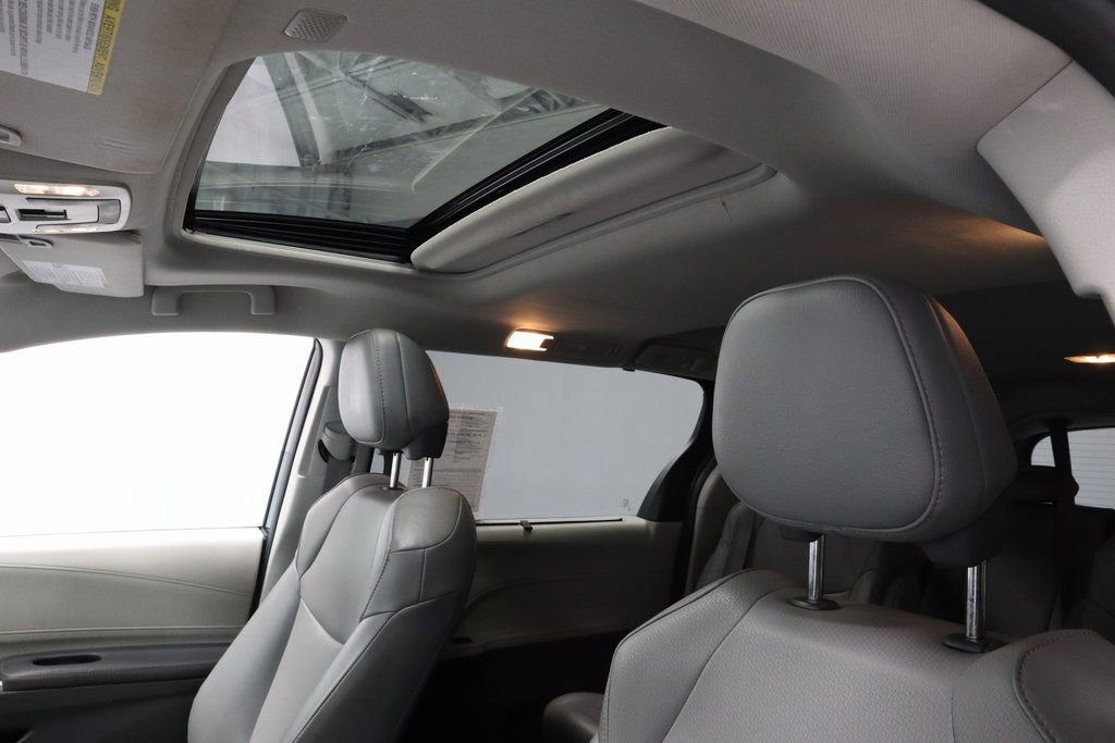 Used 2022 Toyota Sienna XLE w/ XLE Plus Package image 34