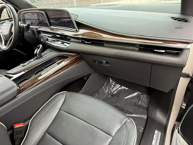 Used 2024 Cadillac Escalade Premium Luxury image 23