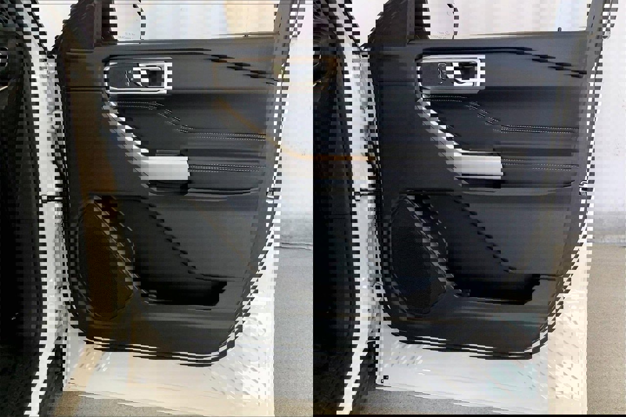 Certified 2023 Ford Explorer XLT w/ Equipment Group 202A image 26