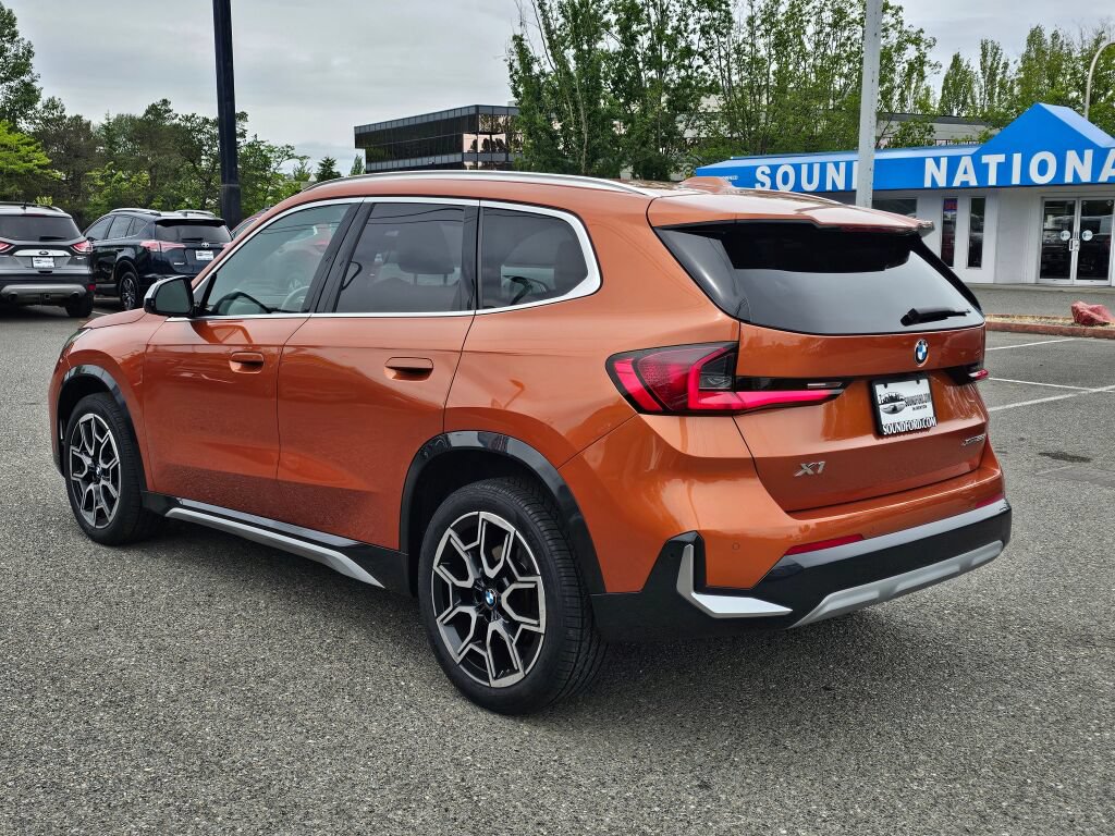 Used 2023 BMW X1 xDrive28i w/ Premium Package AWD/4WD image 3